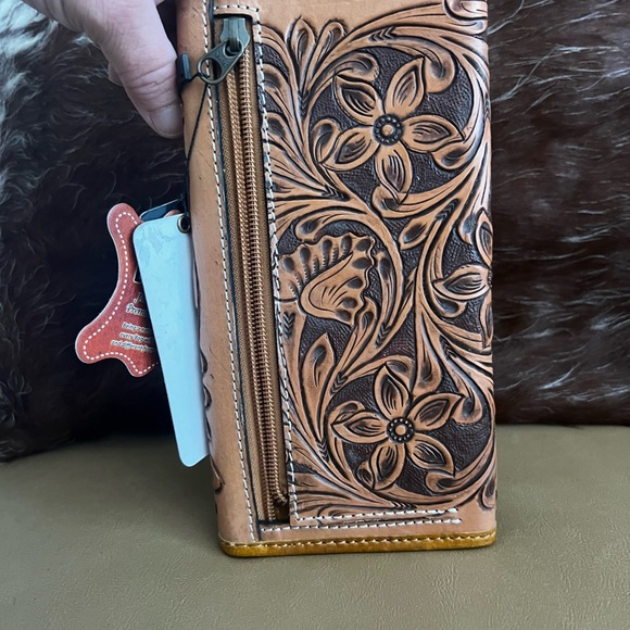American Darling Tan and Brown Tooled Leather Wallet - Picture 2 of 4